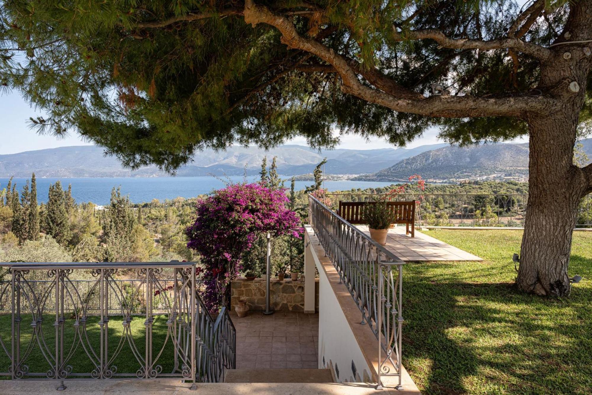 Villa Fantasia Isthmia Luaran gambar