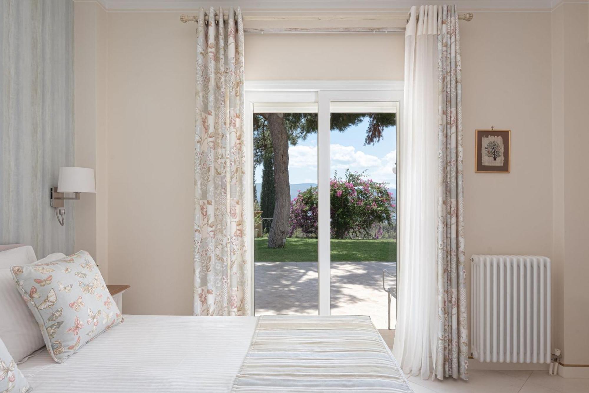 Villa Fantasia Isthmia Luaran gambar